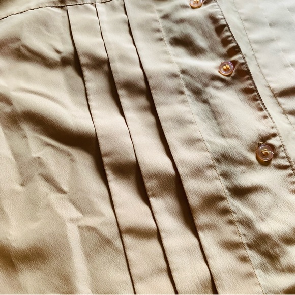 v i n t a g e :: Pleated Boxy Mustard Buttoned Blouse - Picture 3 of 7